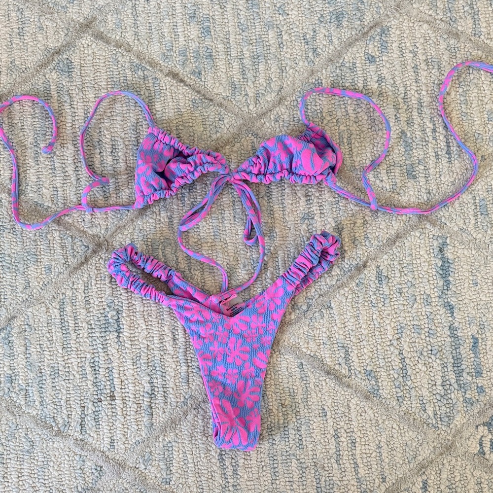 💫 Kulani Kinis bikini| Pink and Blue Retro Floral Ruching Bikini Set | Medium